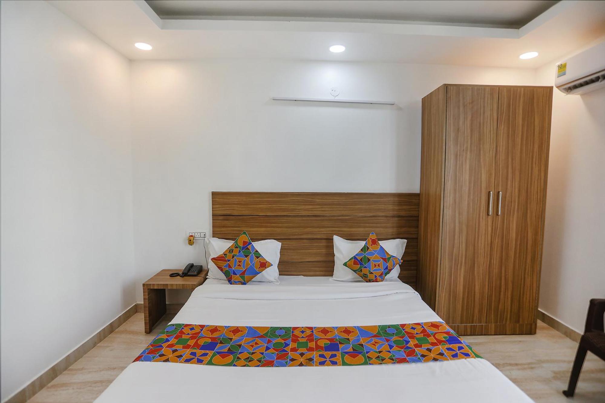 Fabhotel Unique Stay 노이다 외부 사진